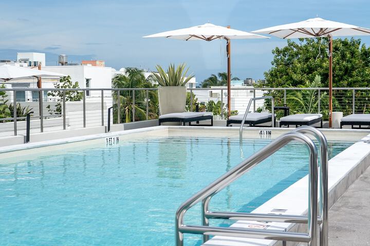 Rooftop pool