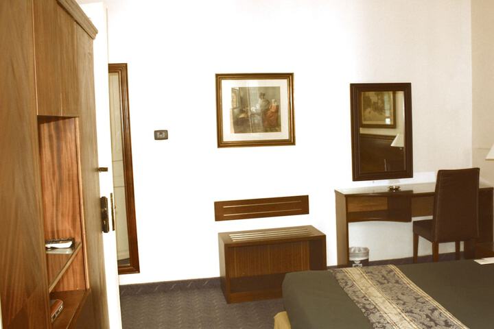 Room 12 of 53