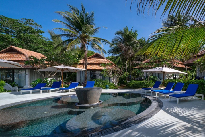 Pool 14 of 25