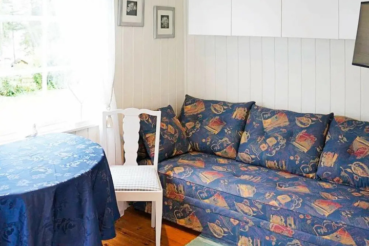 Room 2 of 15