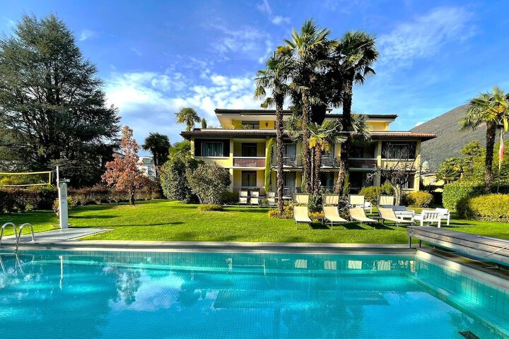 Villa Siesta Park &  Pool Living in Losone