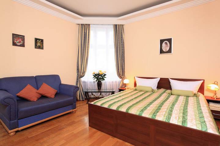 Room 12 of 24