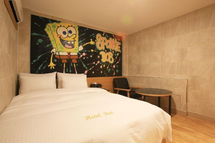 Room 123 of 127