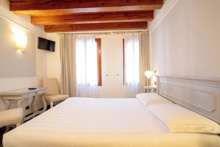 Room 29 of 63