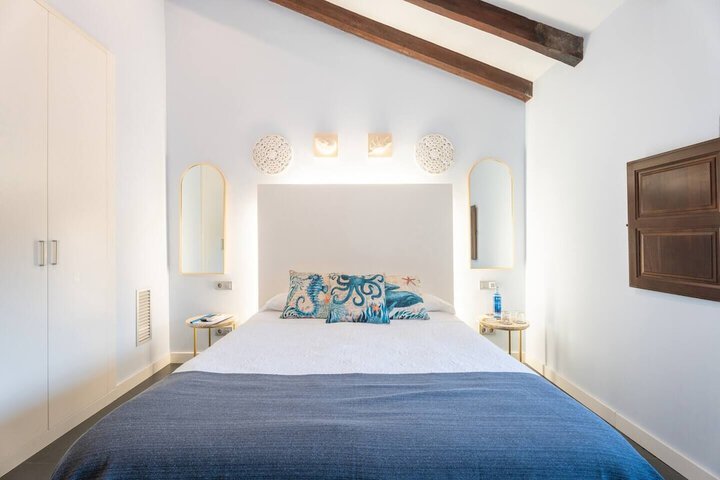 Room 3 of 72