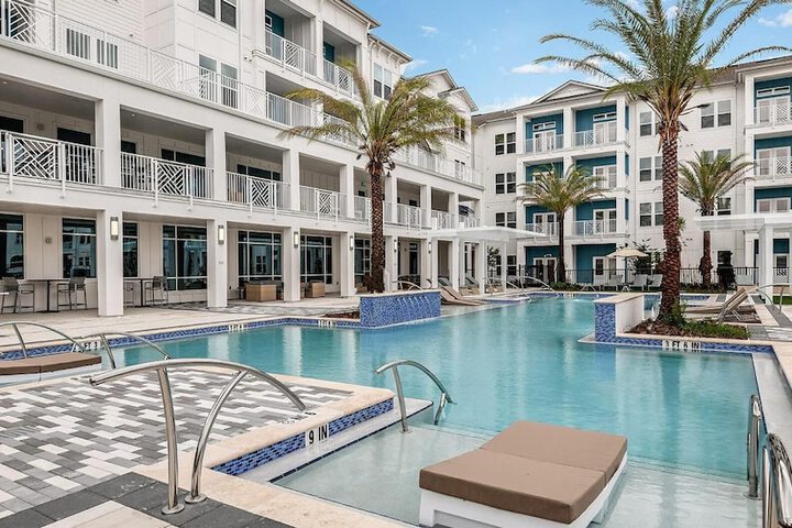 Landing Furnished Apartments near Lake Apopka