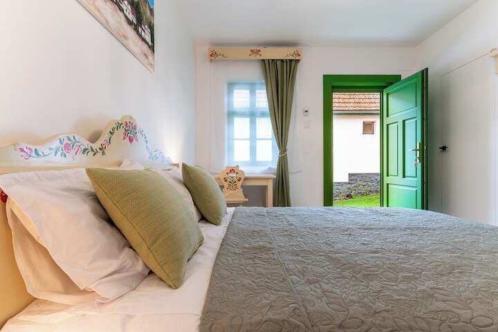 Room 27 of 101