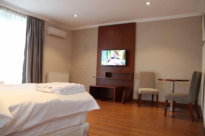 Room 15 of 31