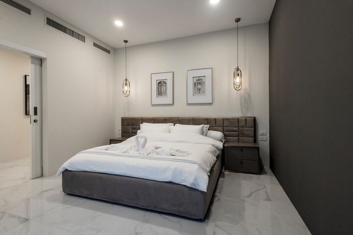 Room 65 of 213