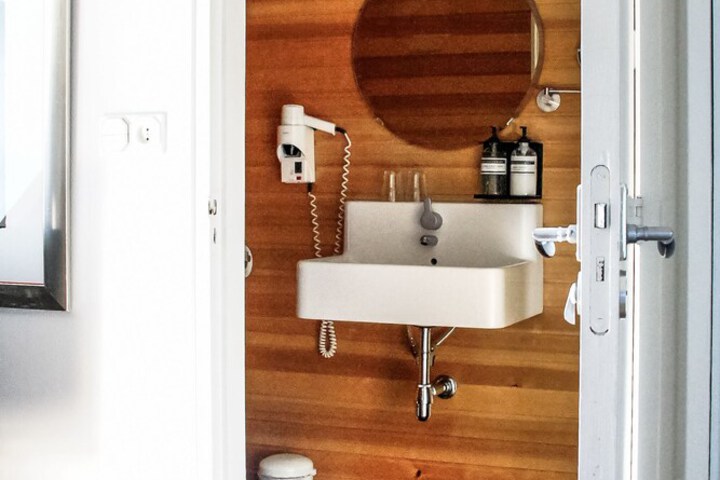 Room 35 of 81