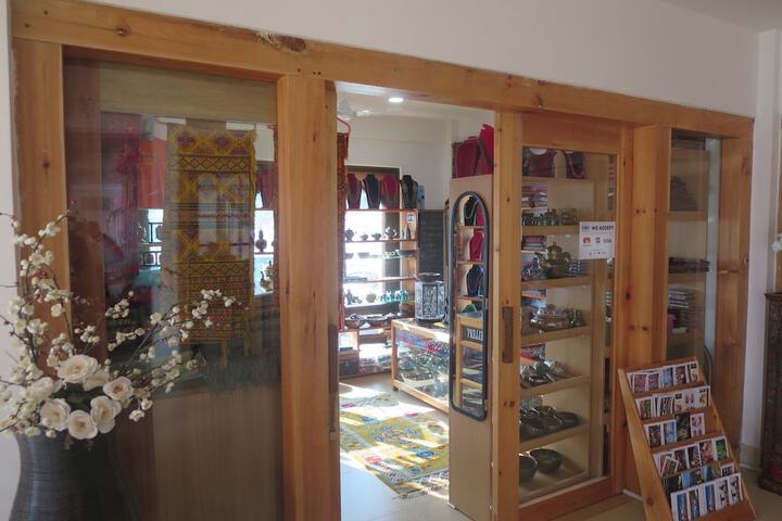Gift Shop 18 of 33