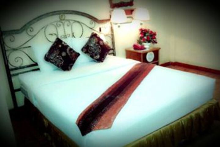 Room 3 of 9