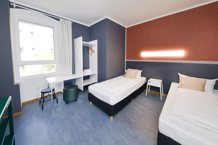 Room 15 of 130