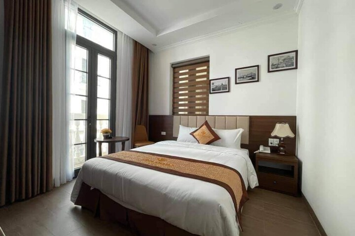 Room 12 of 35