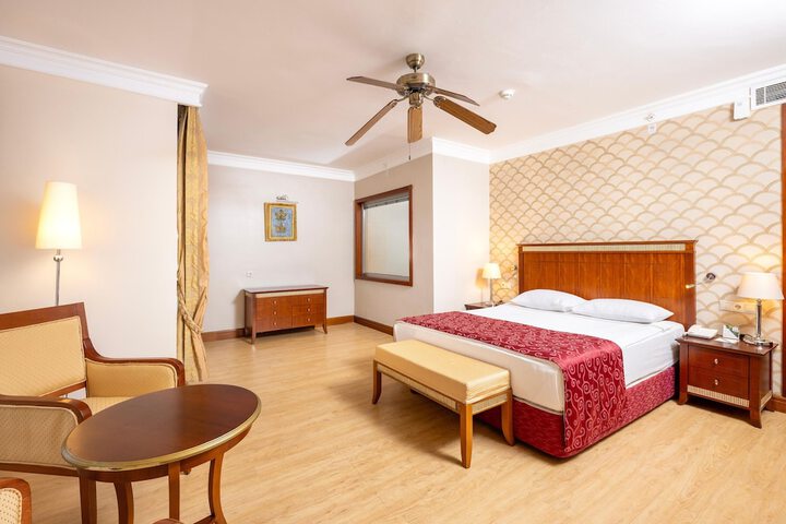 Room 37 of 321