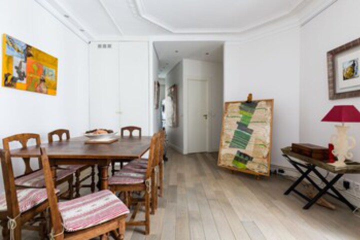 Room 4 of 17
