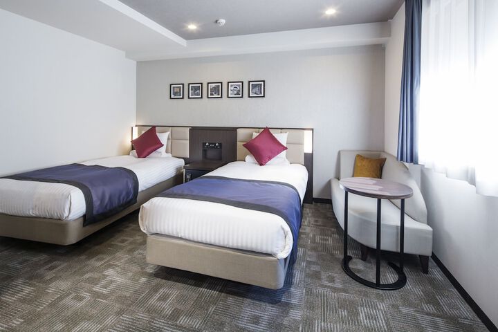 Room 10 of 23