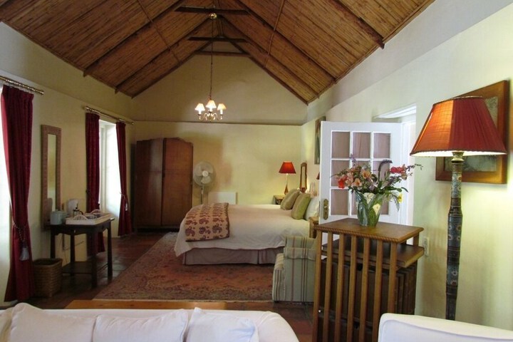 Room 11 of 28