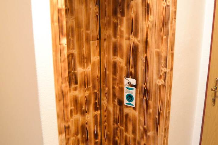 Room 41 of 77
