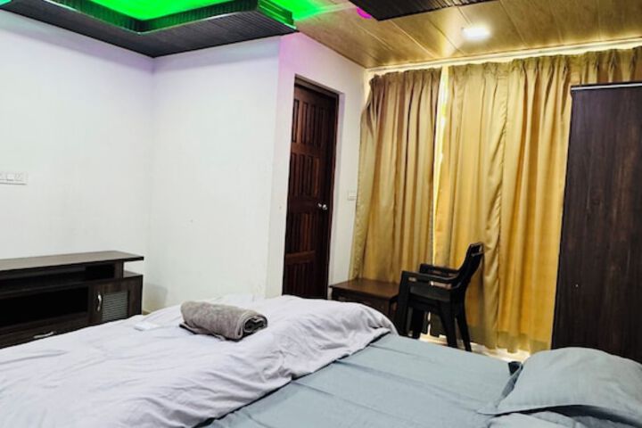 Room 4 of 35