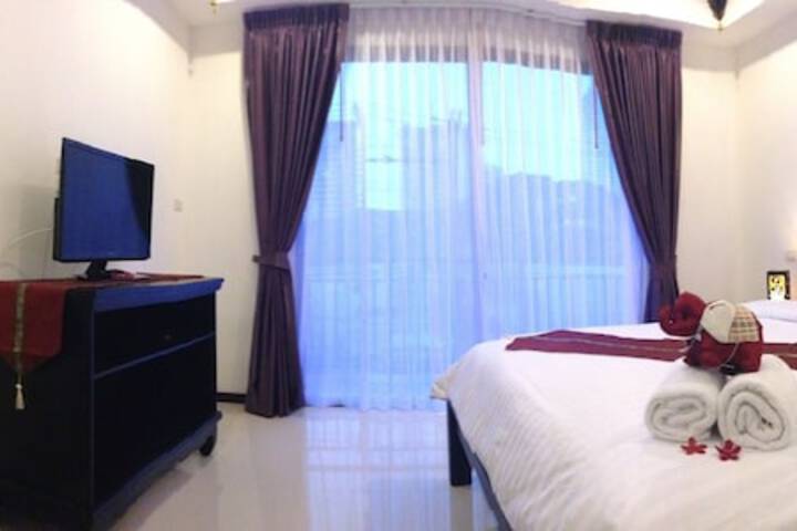 Room 8 of 38