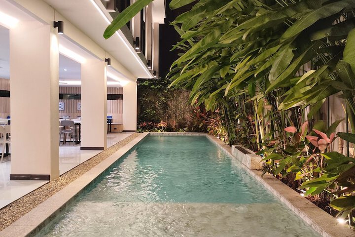 Pool 31 of 35