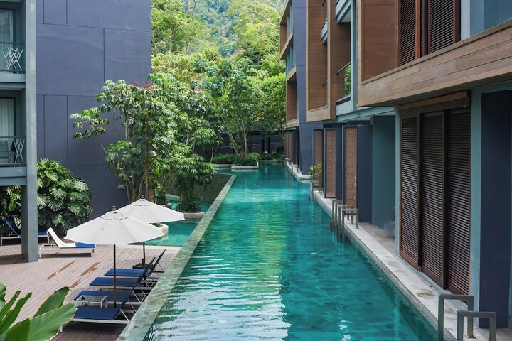 Pool 76 of 183