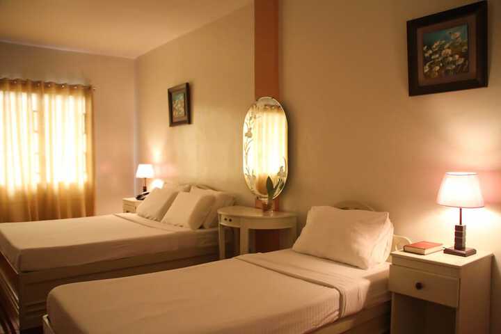 Room 3 of 62