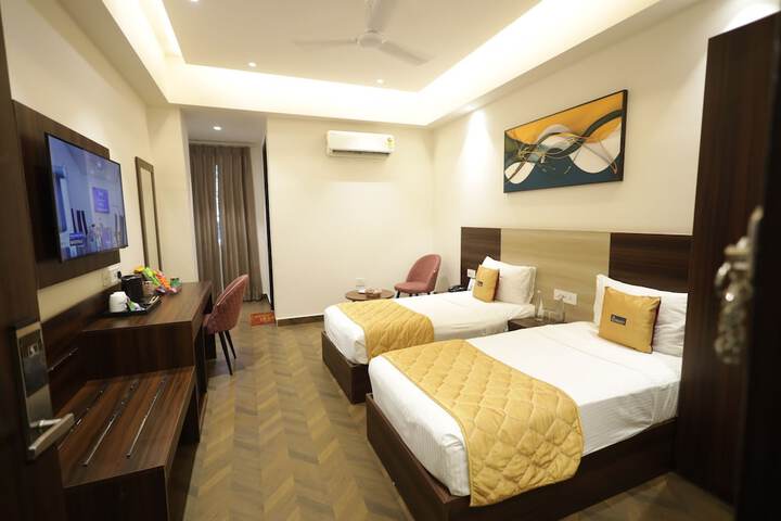 Room 6 of 40