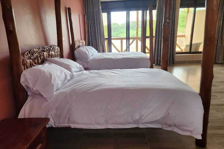 Room 6 of 30