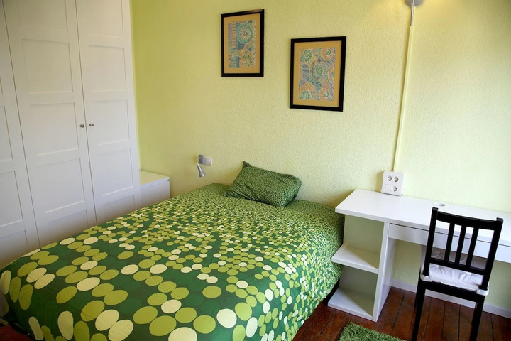 Room 2 of 5
