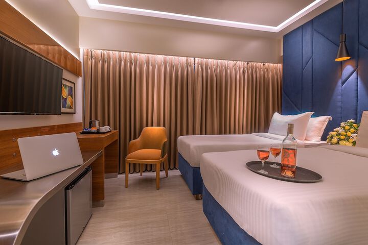 Room 14 of 33
