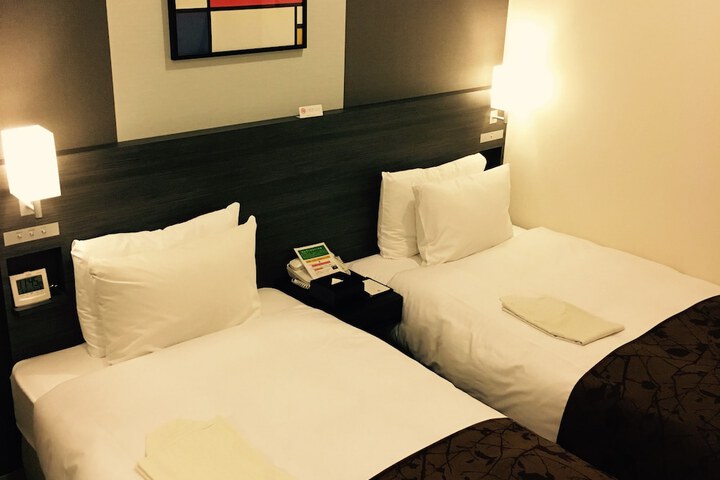 Room 5 of 25