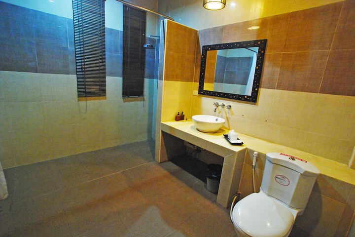 Room 15 of 40