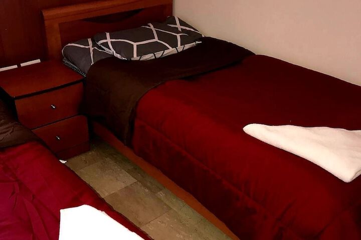 Room 2 of 76