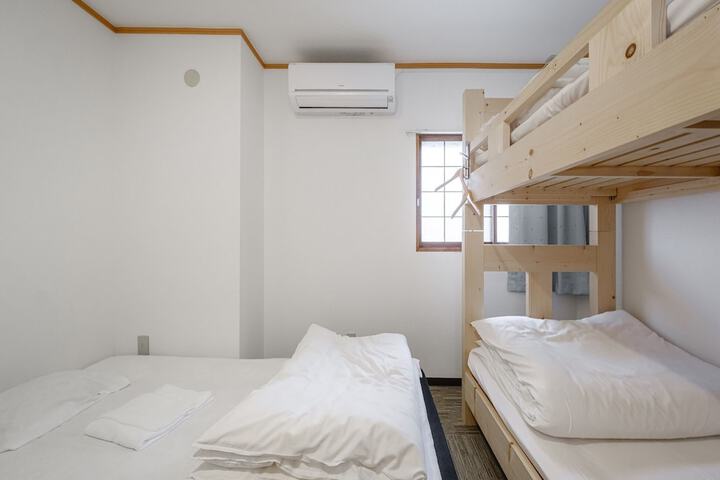 Room 22 of 54