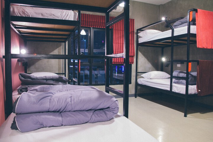 Room 6 of 60