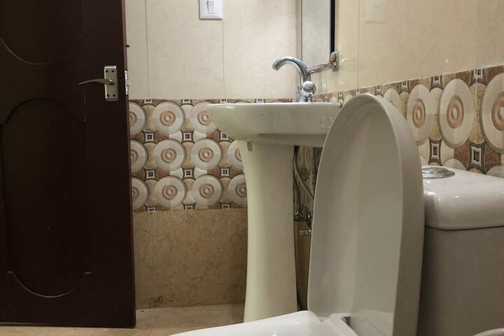 Room 10 of 10