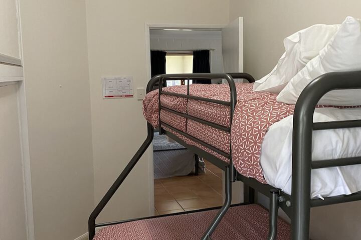 Room 17 of 96