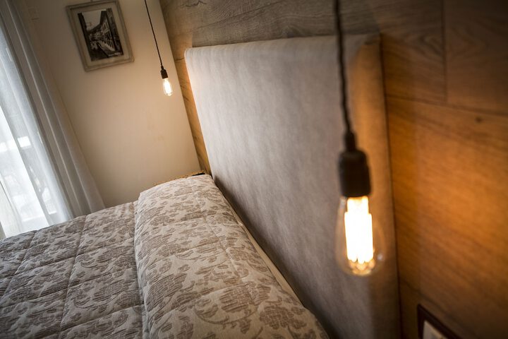 Room 8 of 87