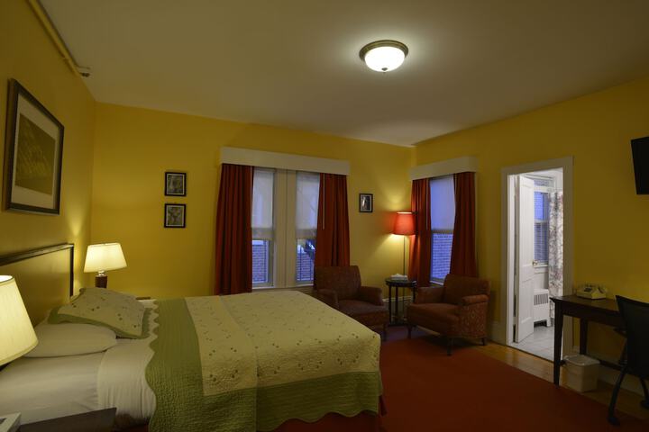 Room 13 of 38
