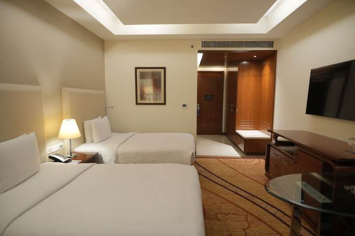 Room 16 of 73