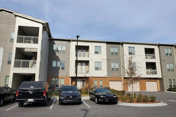 Image of FRONTDESK The Point at Town Center Apts Jacksonville