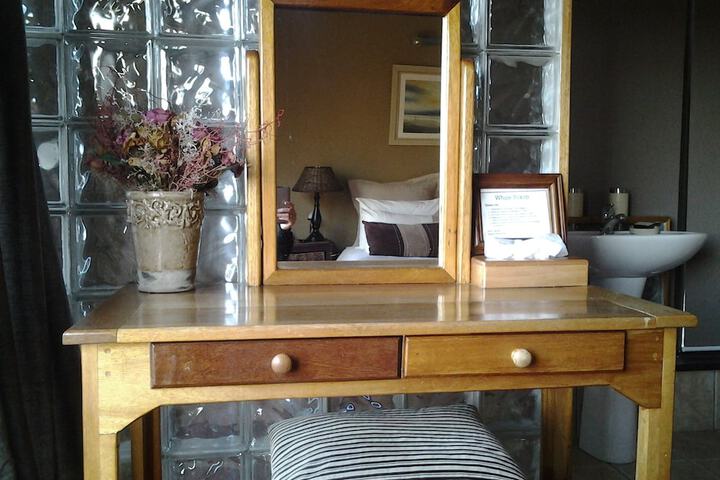 Room 8 of 63