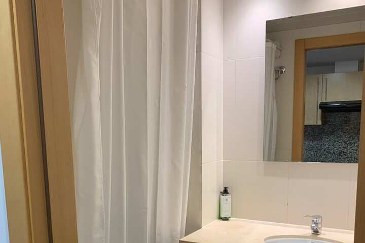 Room 53 of 80