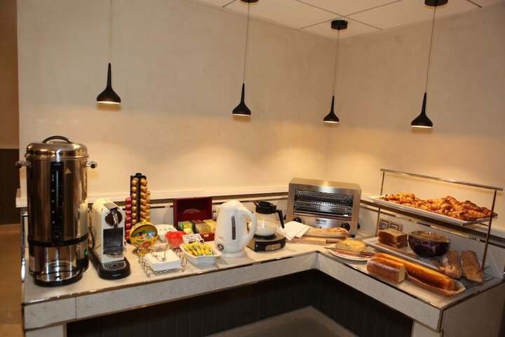 Breakfast/Coffee Service 35 of 62