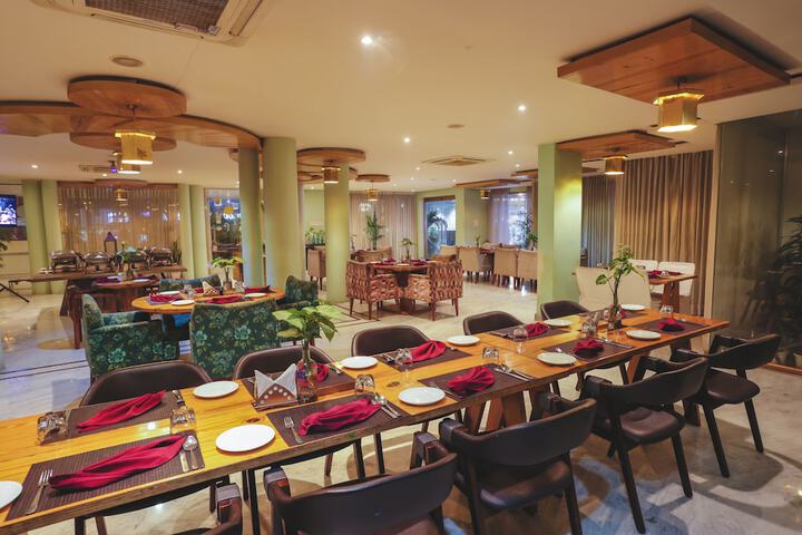 Dining 76 of 120