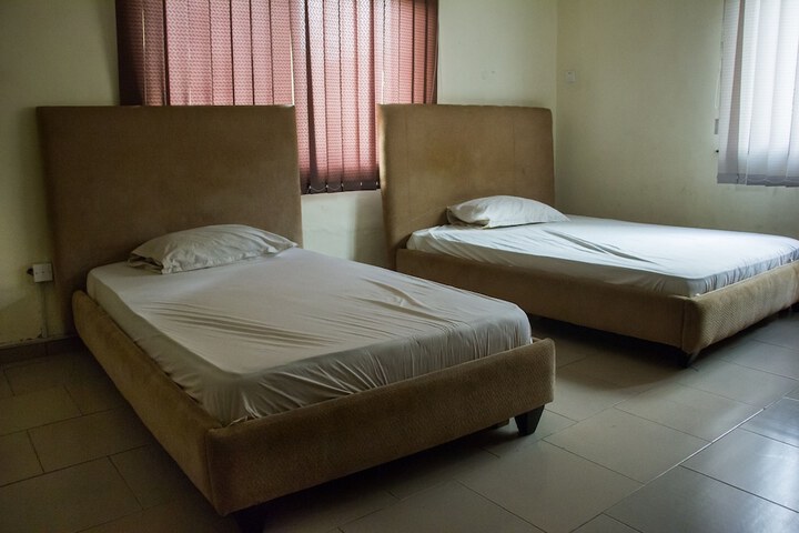Room 11 of 21
