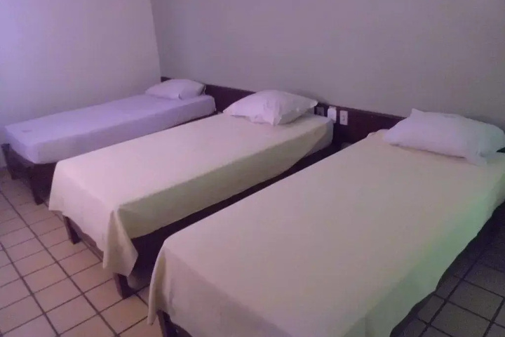 Room 6 of 19