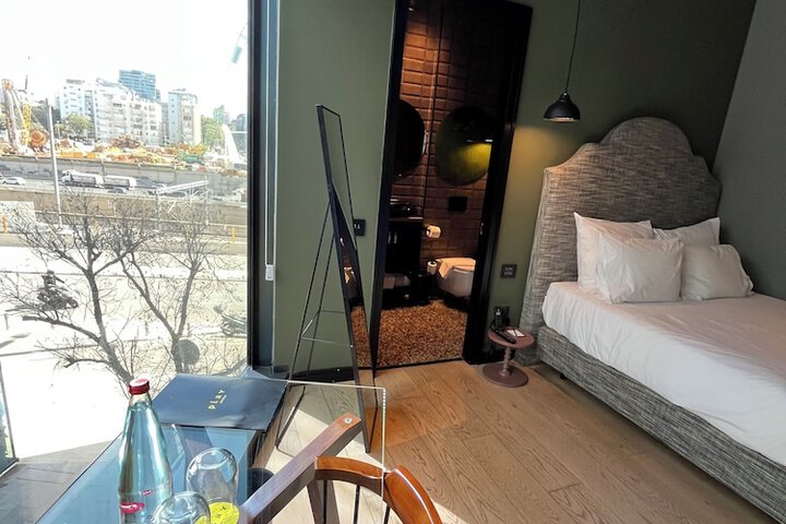 Room 20 of 38